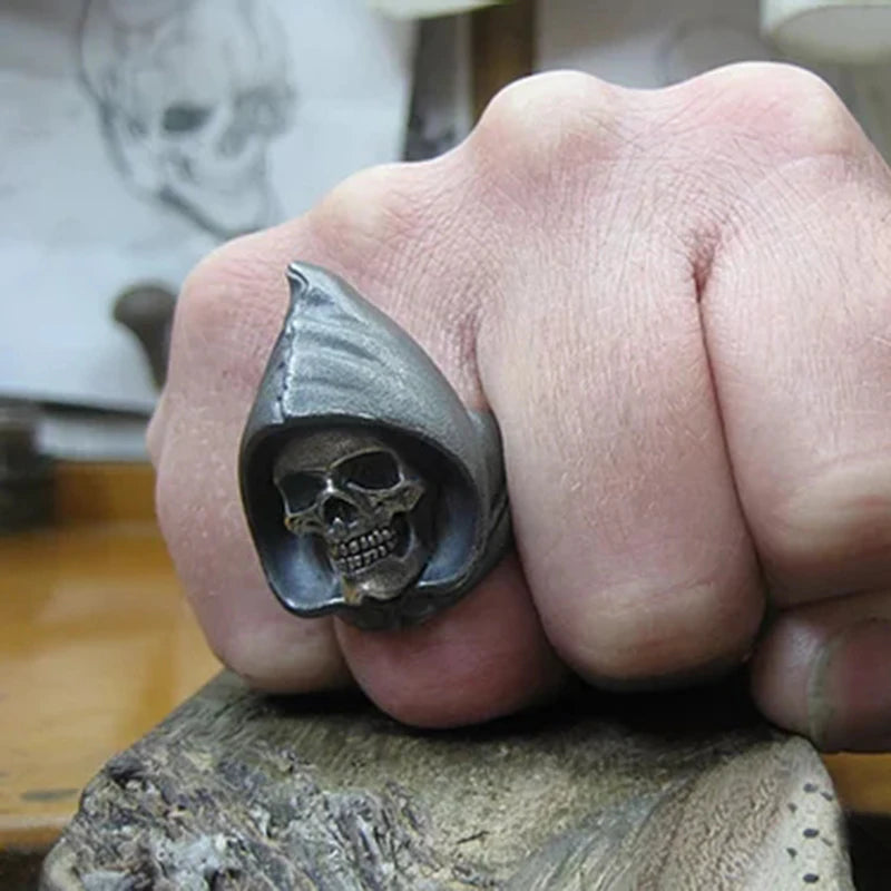 ANILLO CALAVERA CAPUCHA