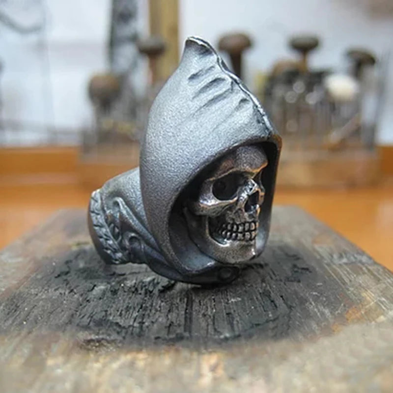 ANILLO CALAVERA CAPUCHA