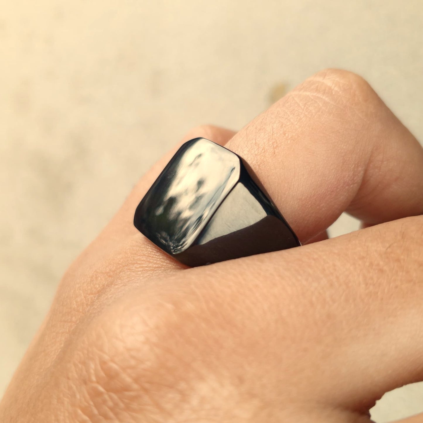 ANILLO NEGRO MACIZO