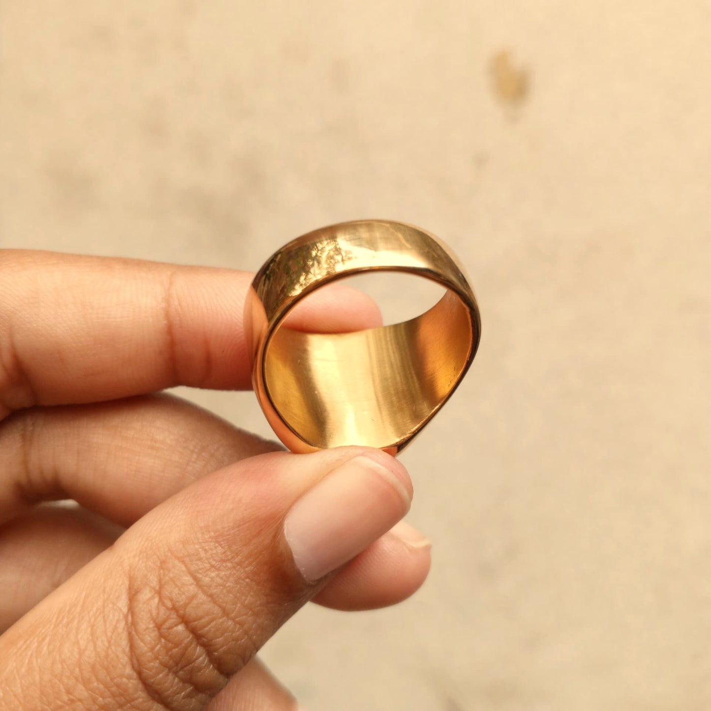 ANILLO DORADO MACIZO