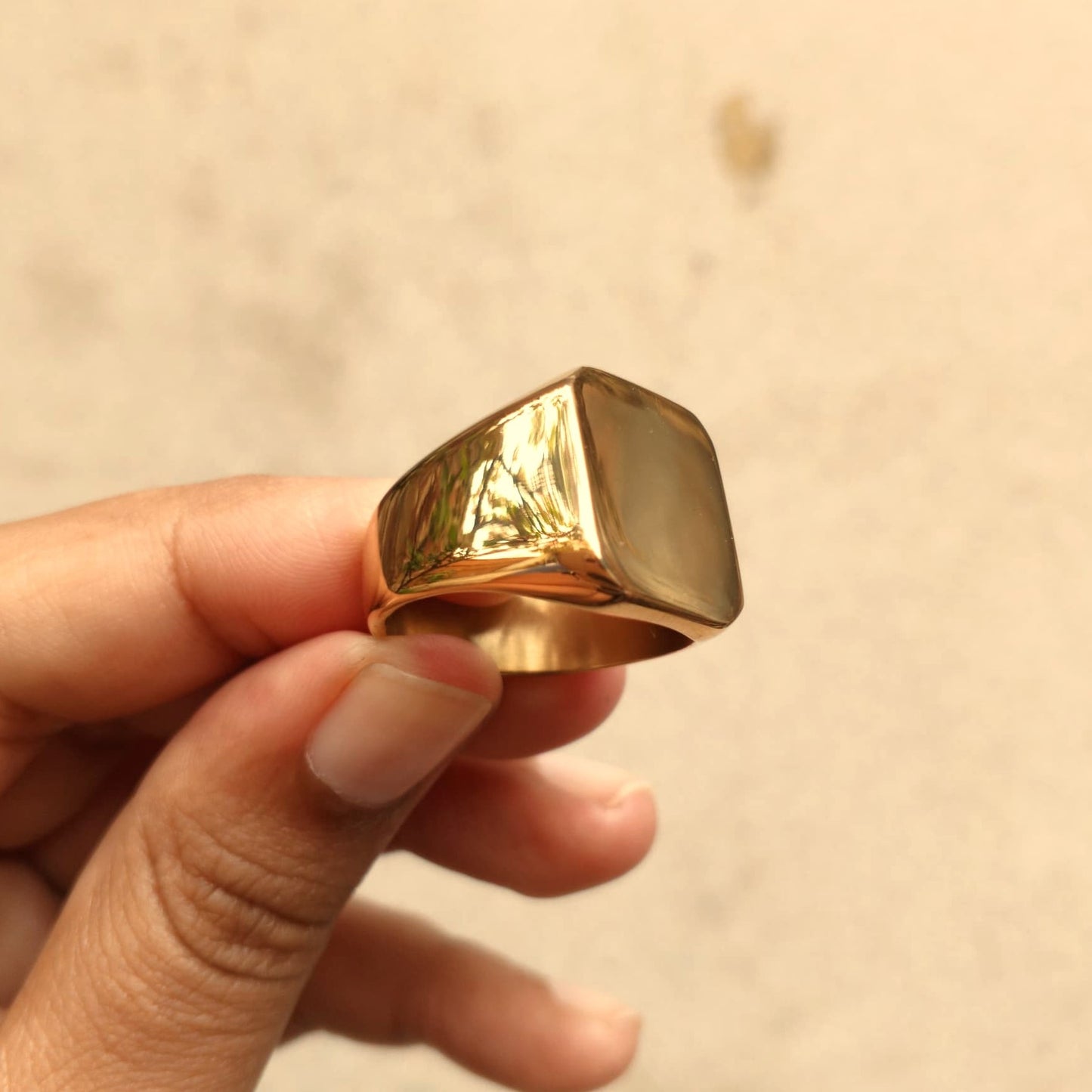 ANILLO DORADO MACIZO