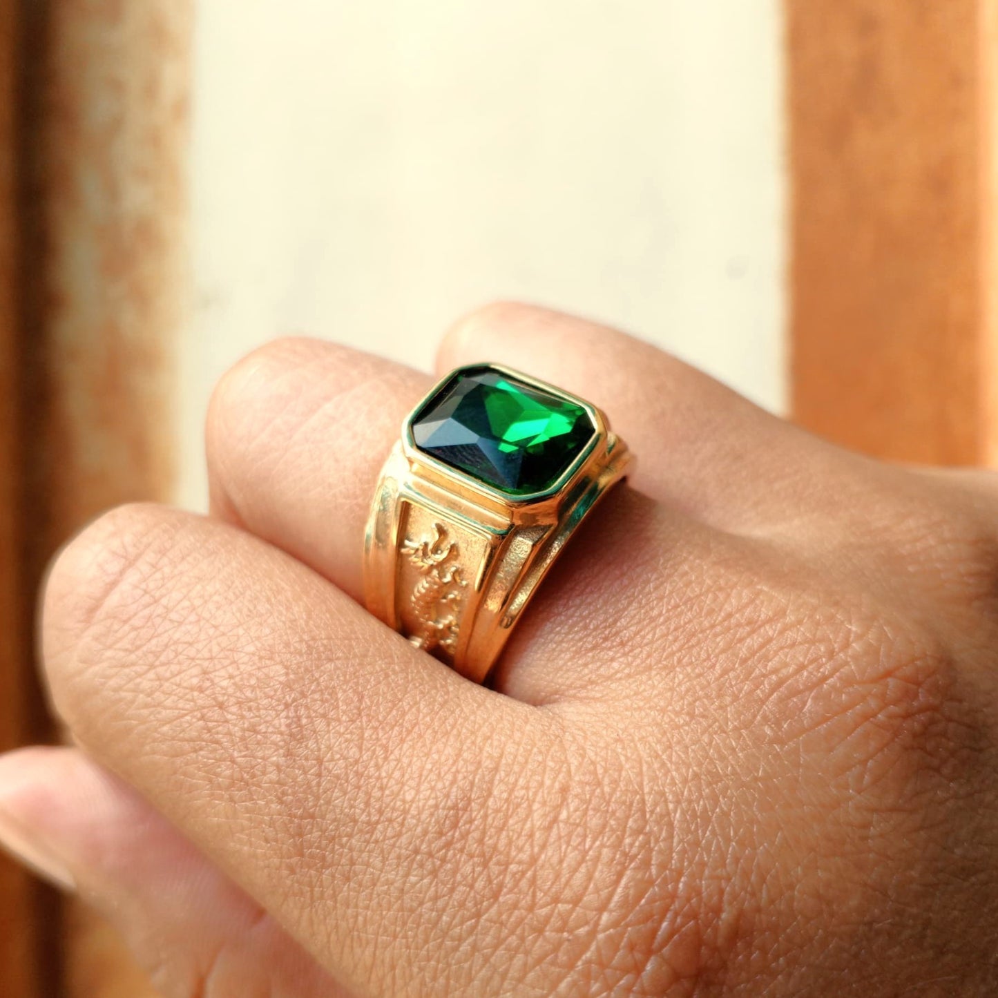 ANILLO DRAGON PIEDRA VERDE